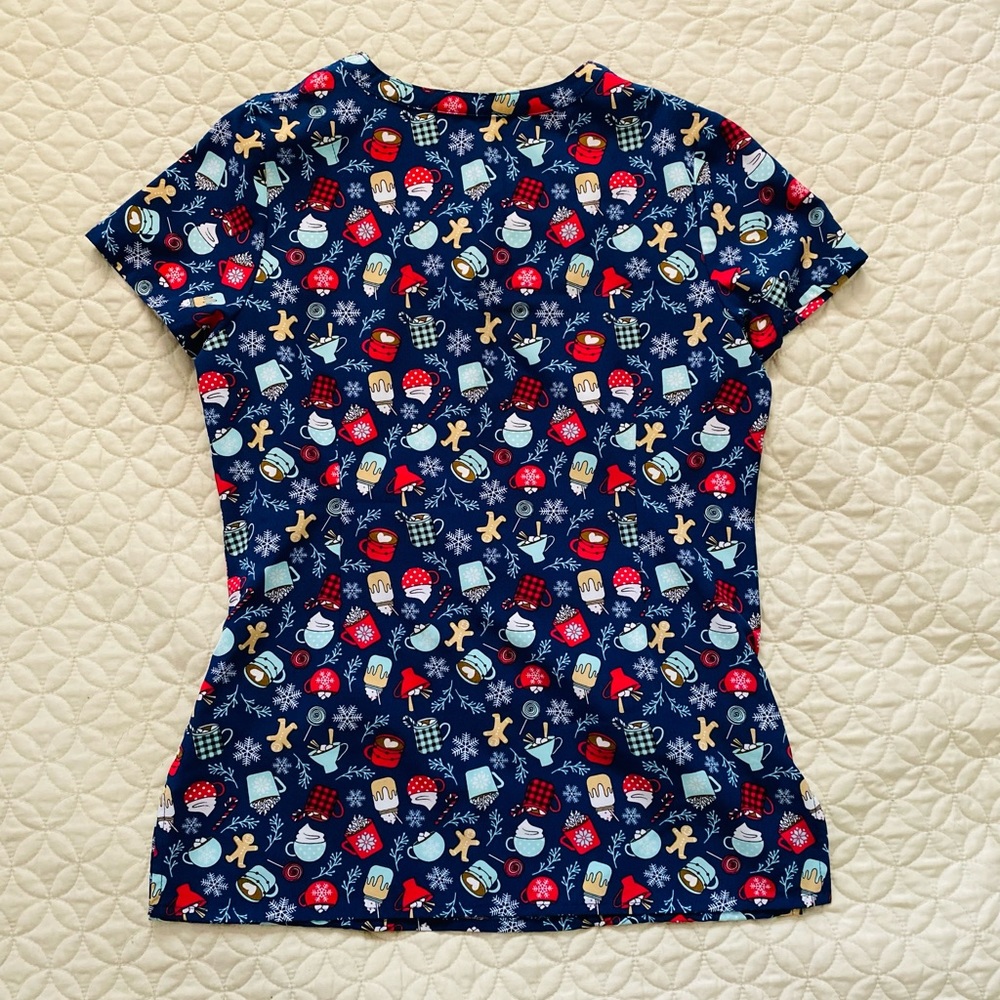 Prints by Maevn Size XS Scrub Shirt